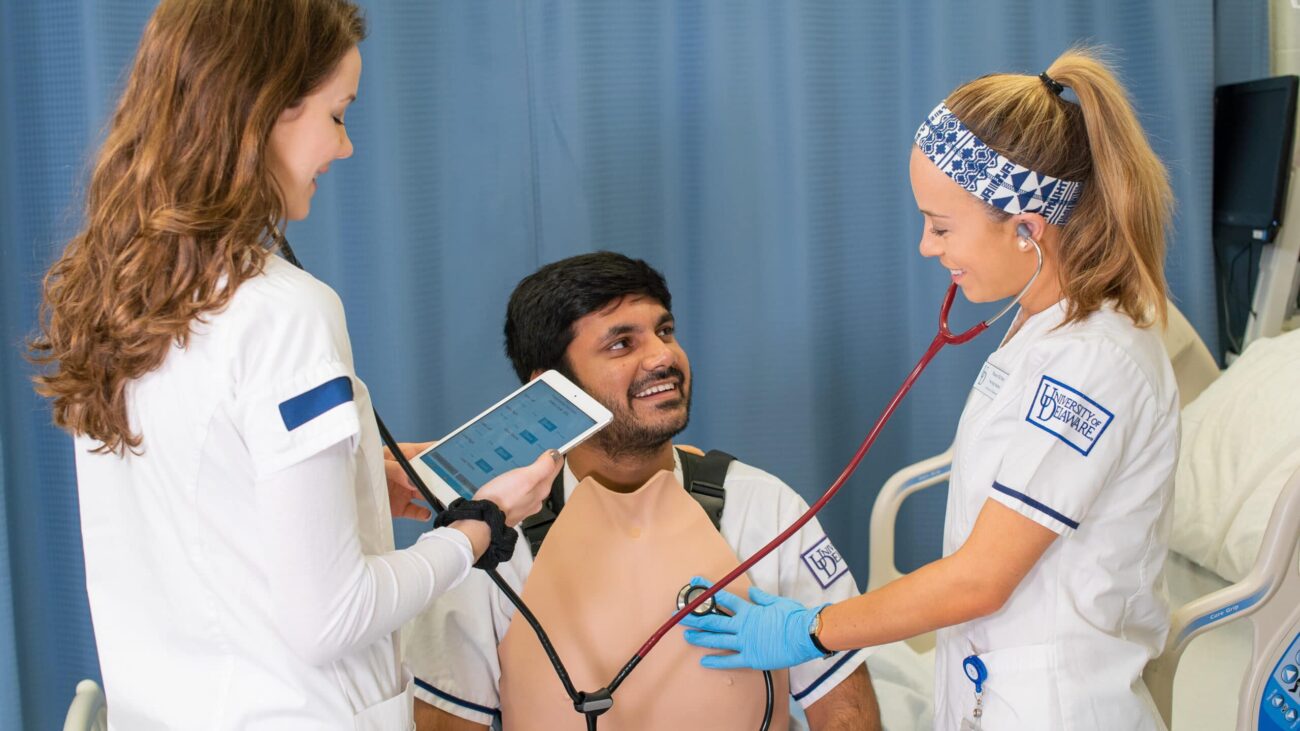 The Avtone provides realistic heart and lung sounds.